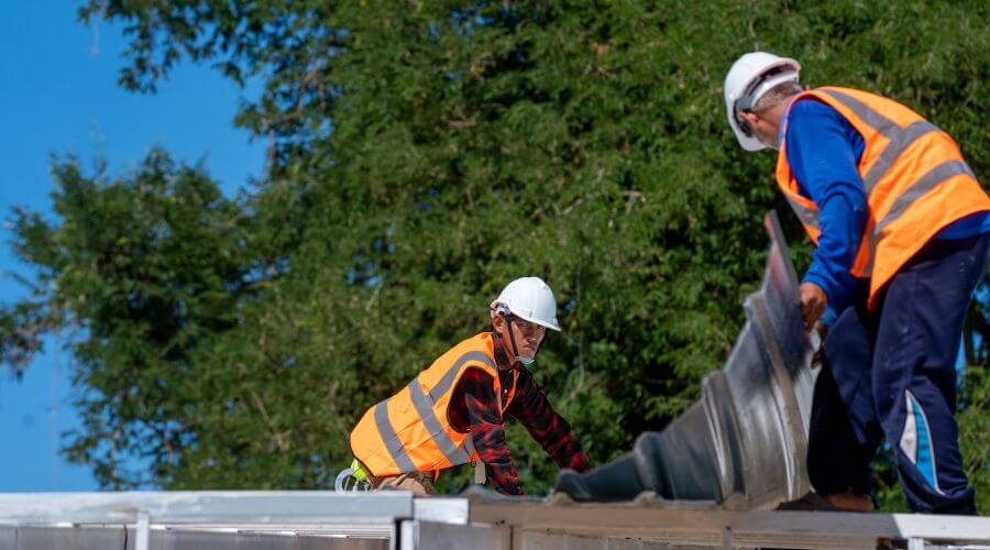 Professional Flat Roofing Installation in Roberts, IL